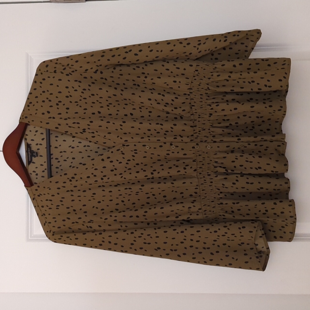 BR dark olive black speckled top